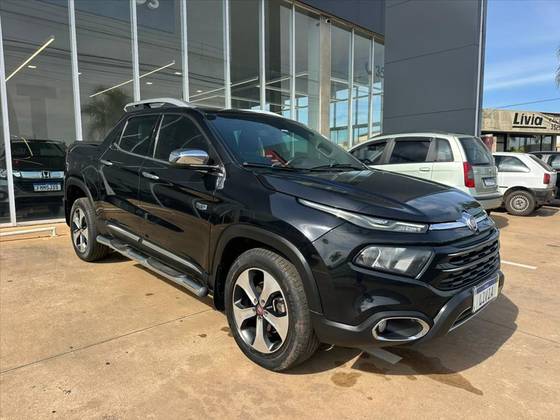 FIAT TORO 2.0 16V TURBO DIESEL RANCH 4WD AT9 FIAT TORO 2.0 16V TURBO DIESEL RANCH 4WD AT9